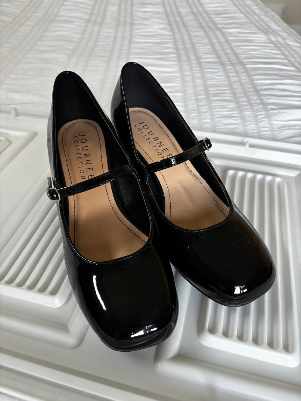 Journee Collection Black Patent Mary Jane Heels 7.5 like New